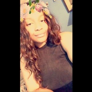 Meet your Posher, Kayla